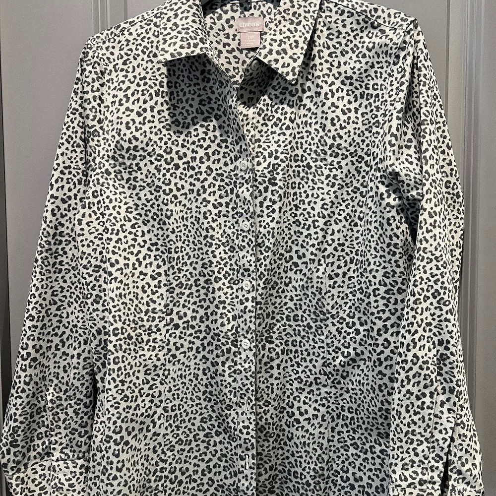 Button down blouse in shades of gray